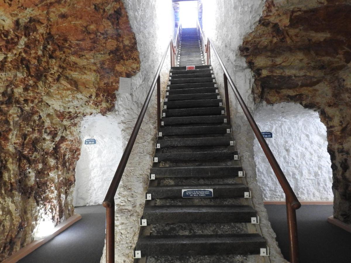 White Cliffs Underground Motel Eksteriør billede